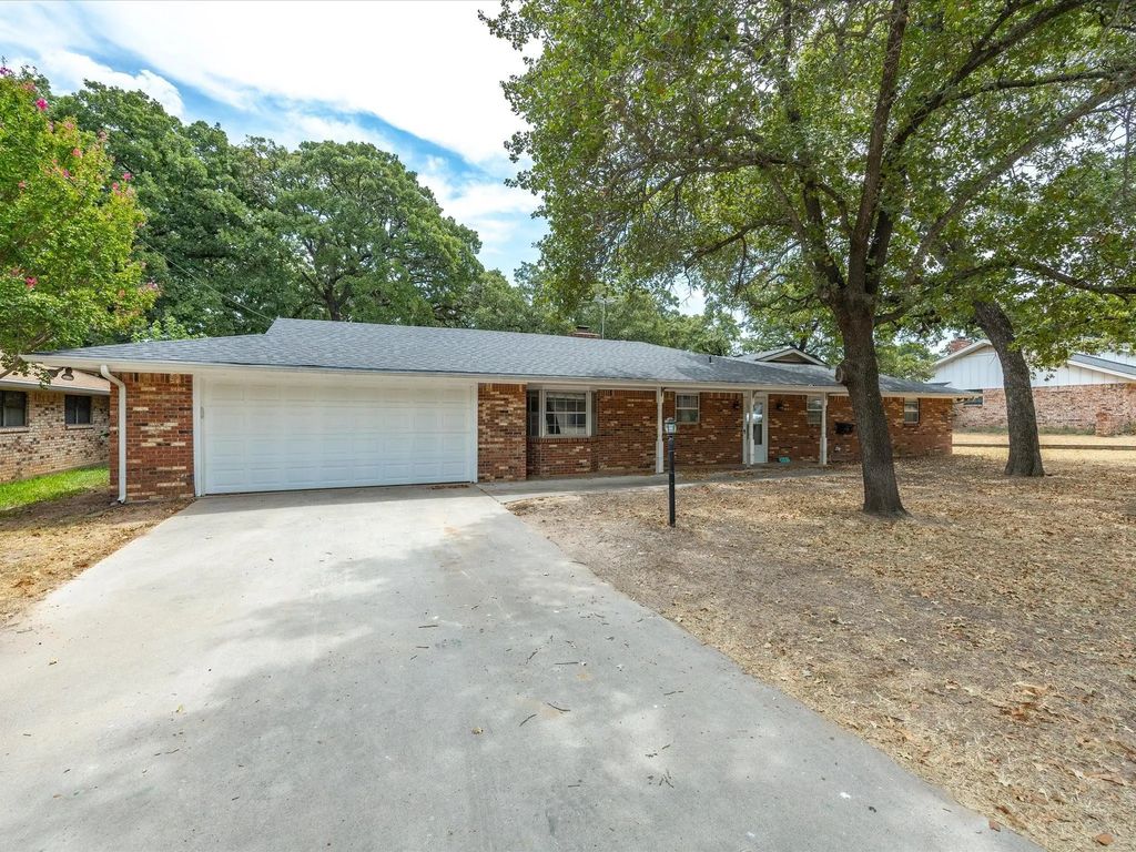 3107 S Lipsey Street, Decatur
