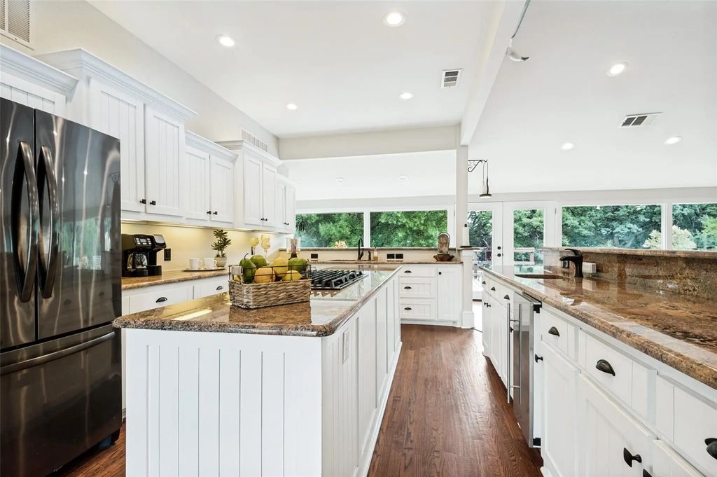 928 N Irving Heights Drive, Irving