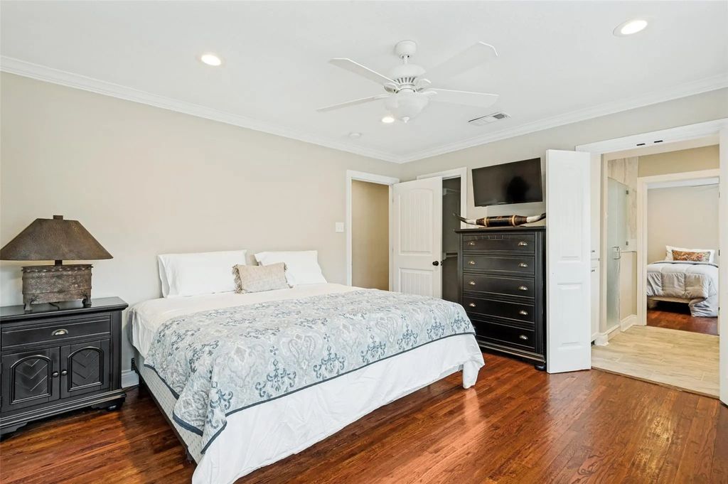 928 N Irving Heights Drive, Irving