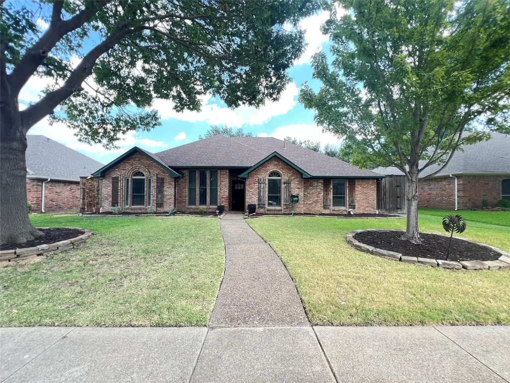 6816 Sweetwater Drive, Plano