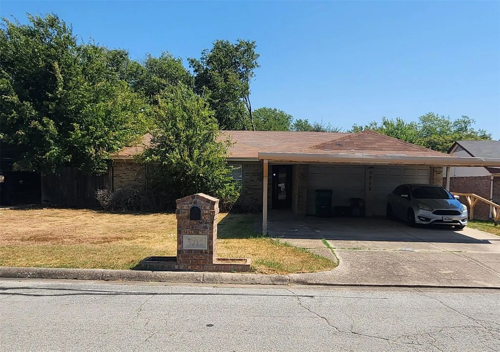 5712 Dunson Drive, Haltom City