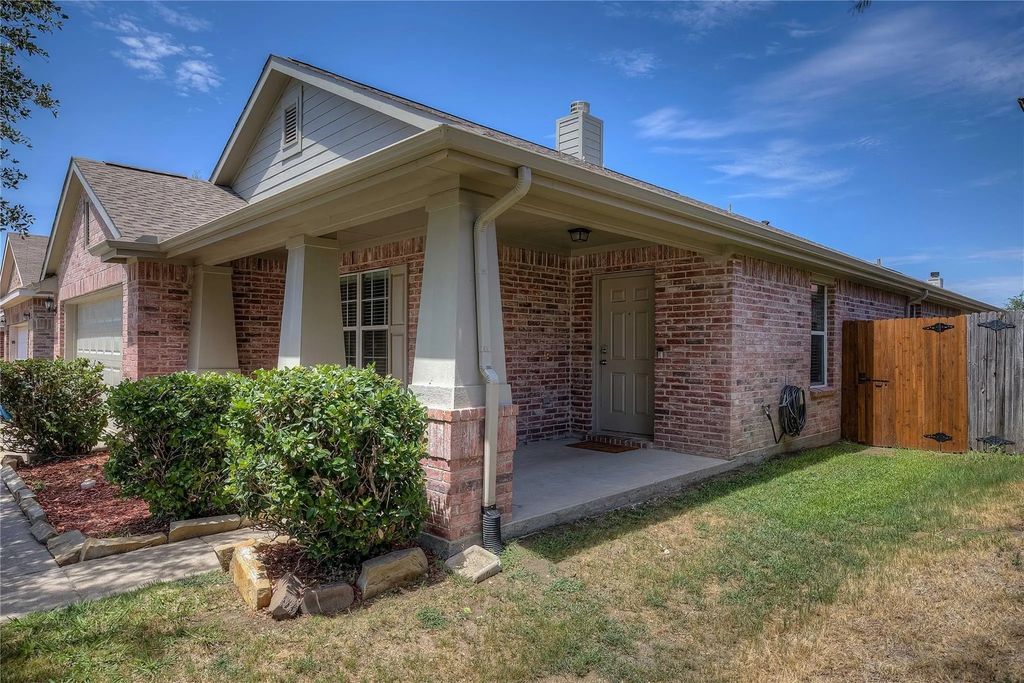 2011 Zavala, Forney