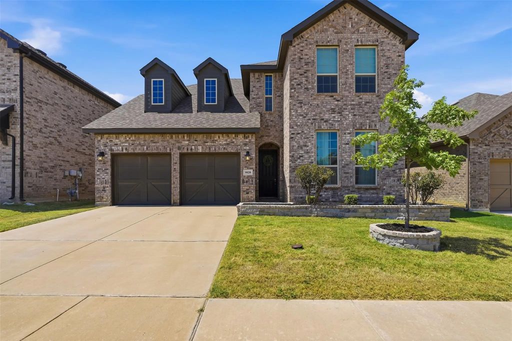 9020 Horse Herd Drive, Fort Worth