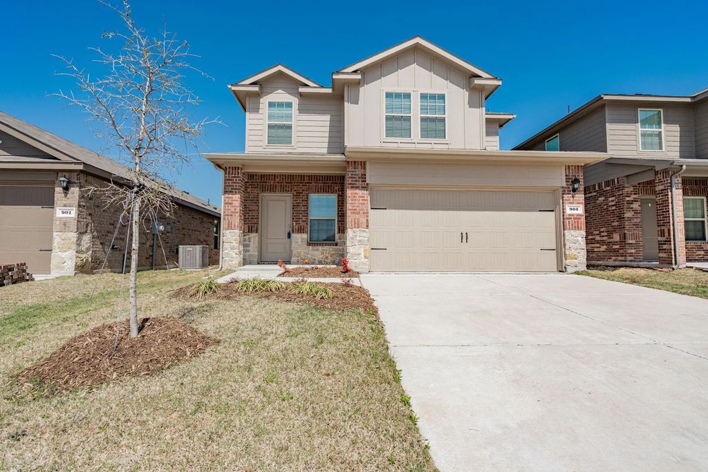 903 Shear Drive, Royse City