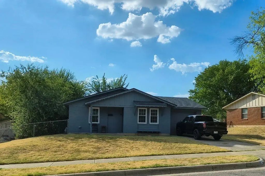 6303 Basswood Drive, Fort Worth