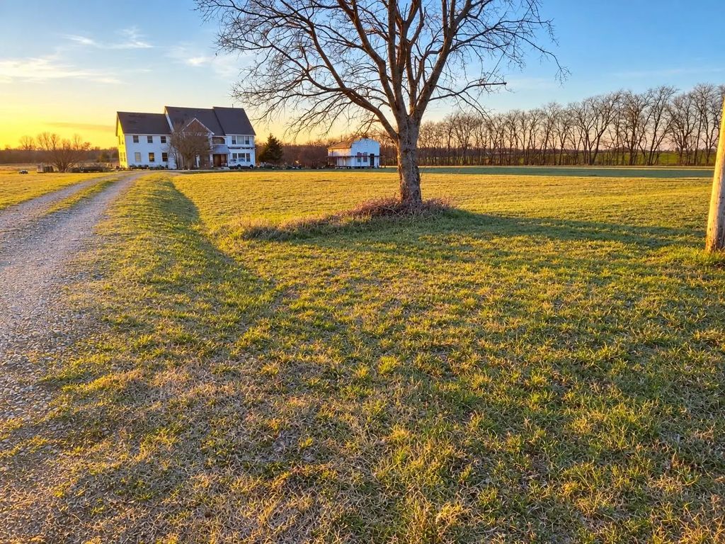 5077 E Line (10acres) Road, Whitewright