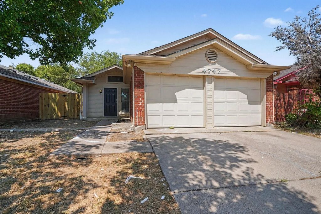 4747 Poppy Drive E, Fort Worth