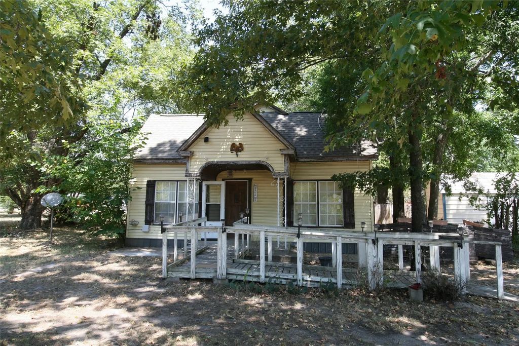 605 E Pine, Edgewood