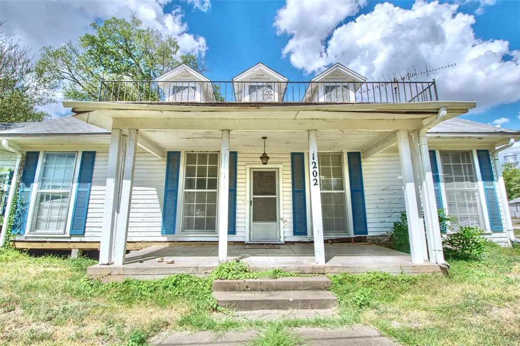 1202 Tyler, Thornton