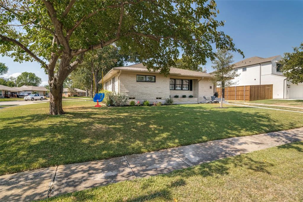 9005 Livenshire Drive, Dallas