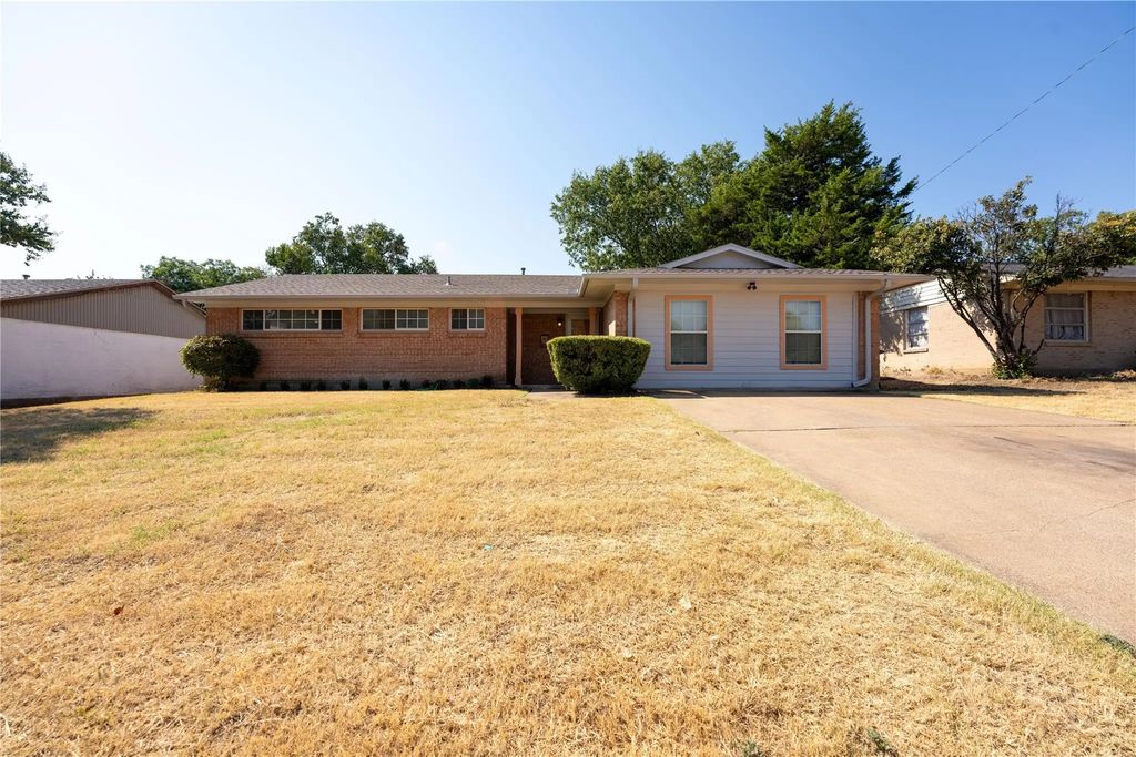 818 Emberwood Drive, Dallas
