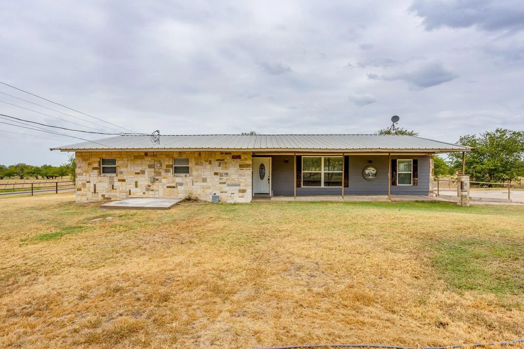 7500 County Road 912, Joshua
