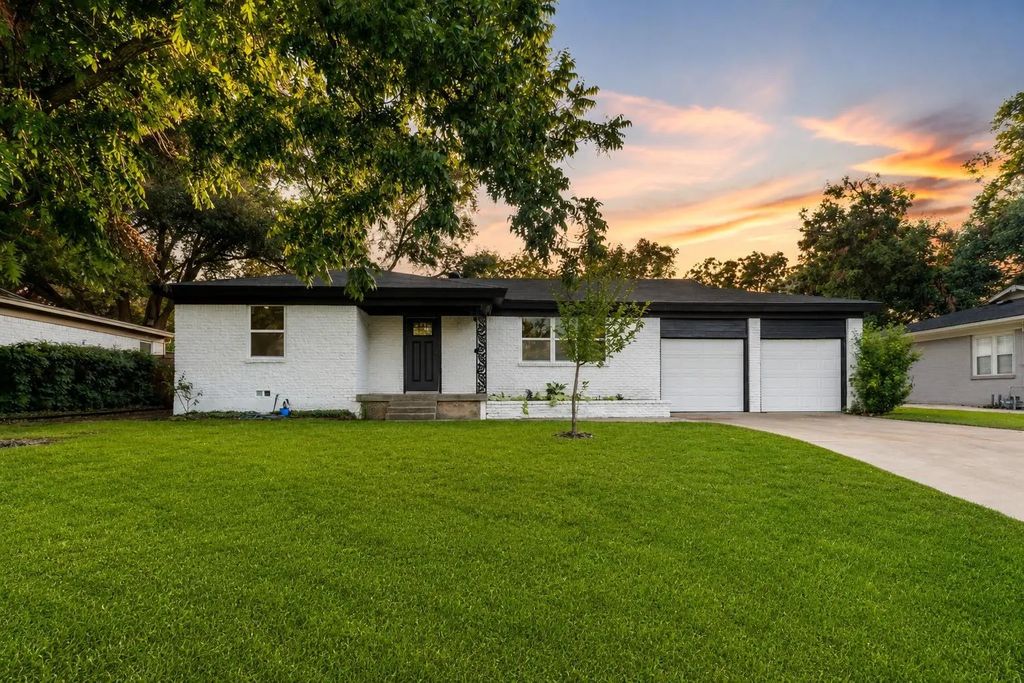 1026 Park Center Street, Benbrook