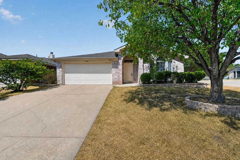 2400 Nogales Drive, Fort Worth
