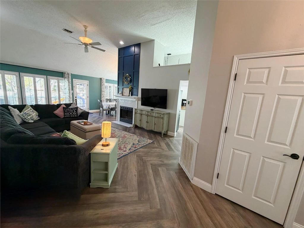 9920 Pack Saddle Trail, Fort Worth