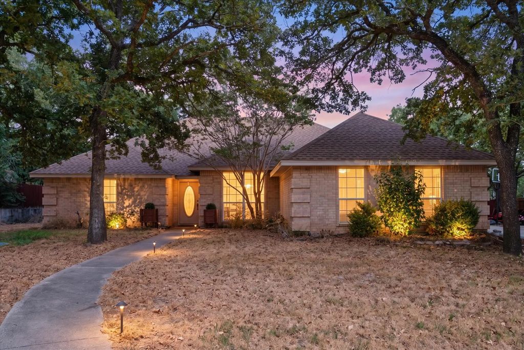 512 Shady Oaks Trail, Burleson