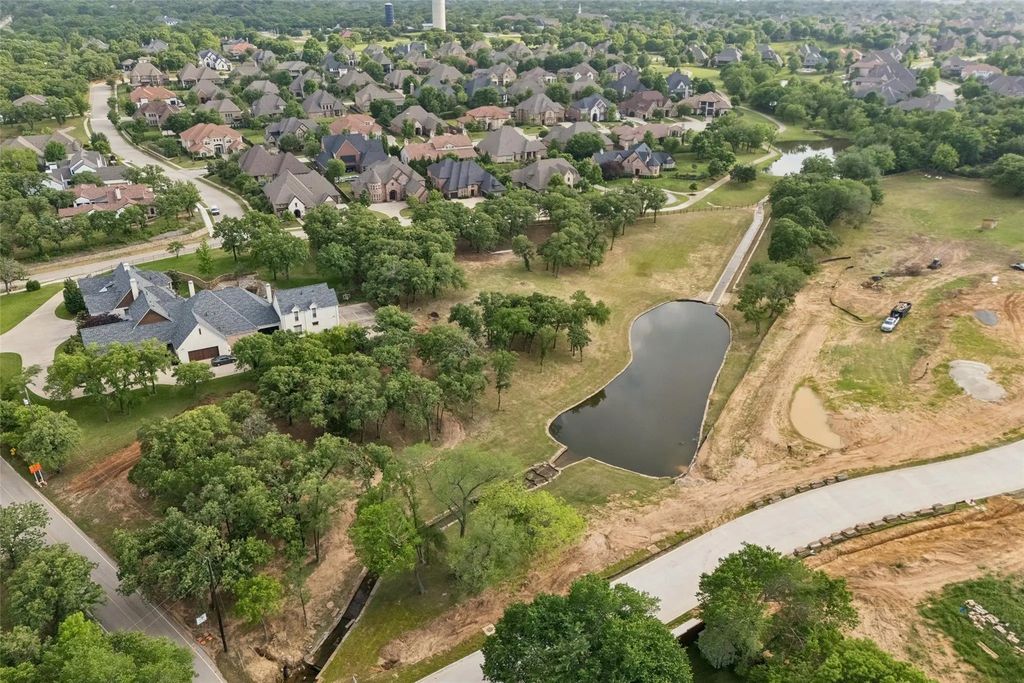 217 Hardy Drive, Colleyville