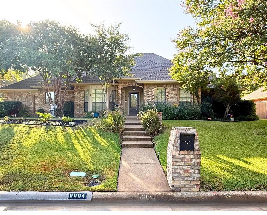 6004 Lakehurst Drive, Arlington
