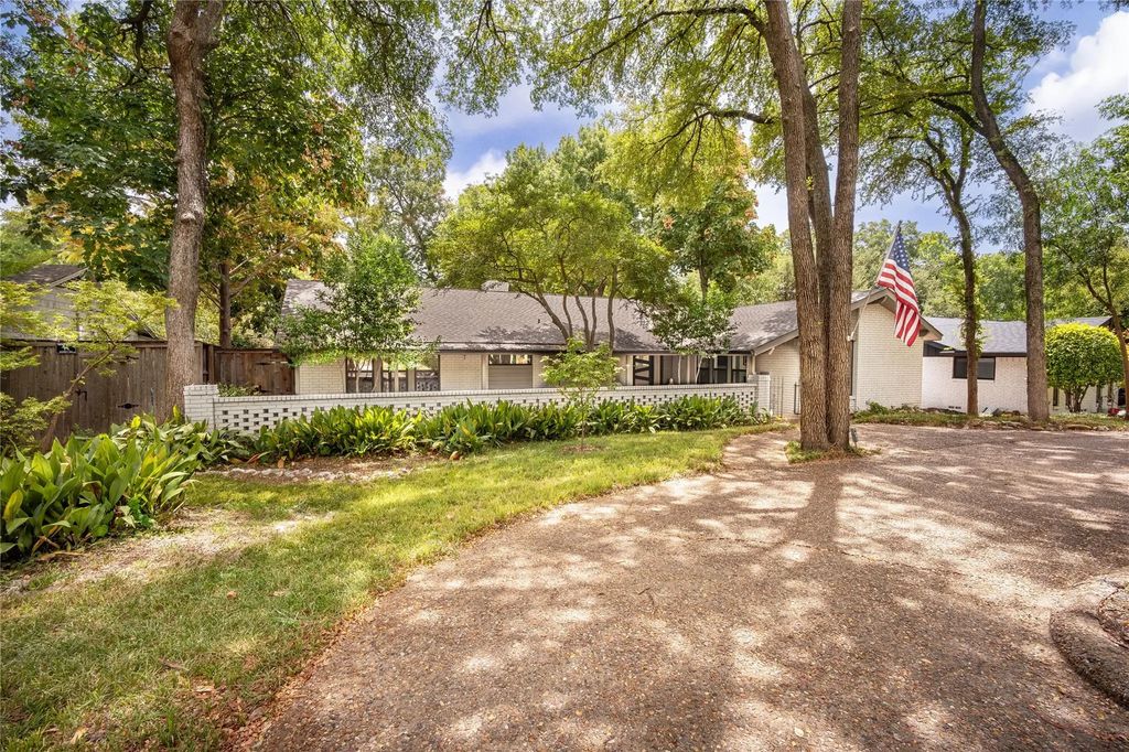 8242 San Cristobal Drive, Dallas