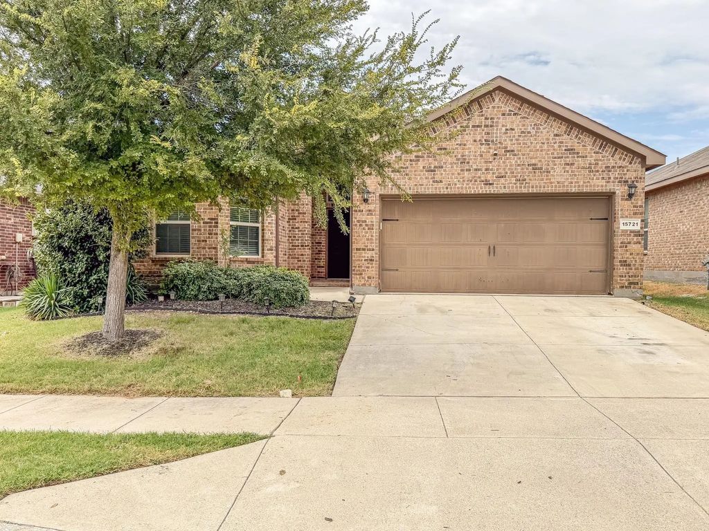 15721 Buffalo Nickel Drive, Fort Worth