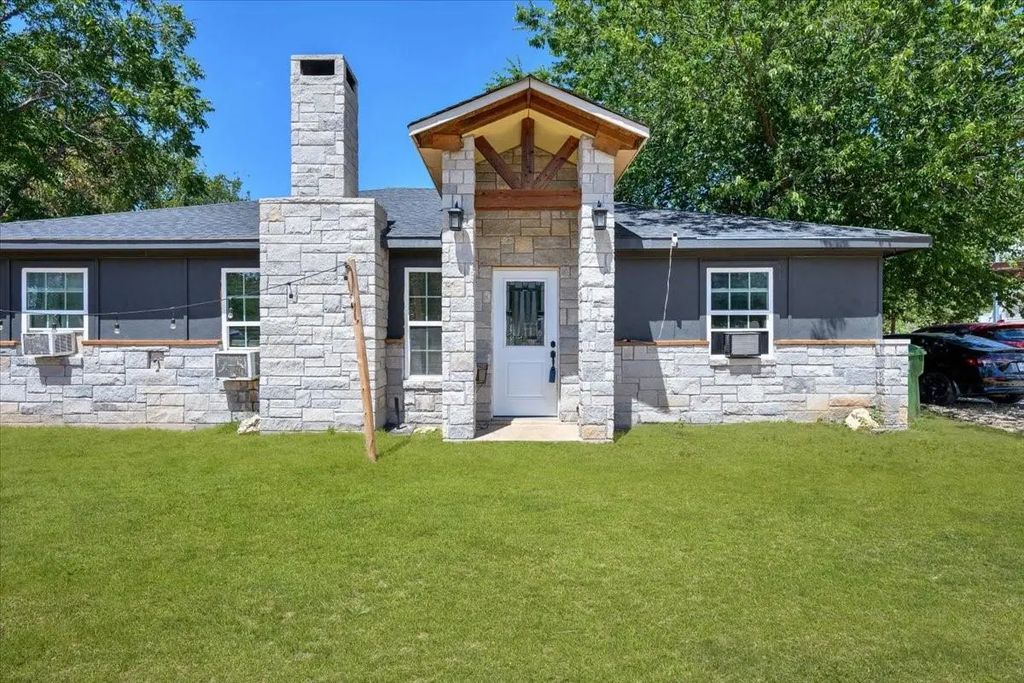 4506 Garden View Drive, Granbury