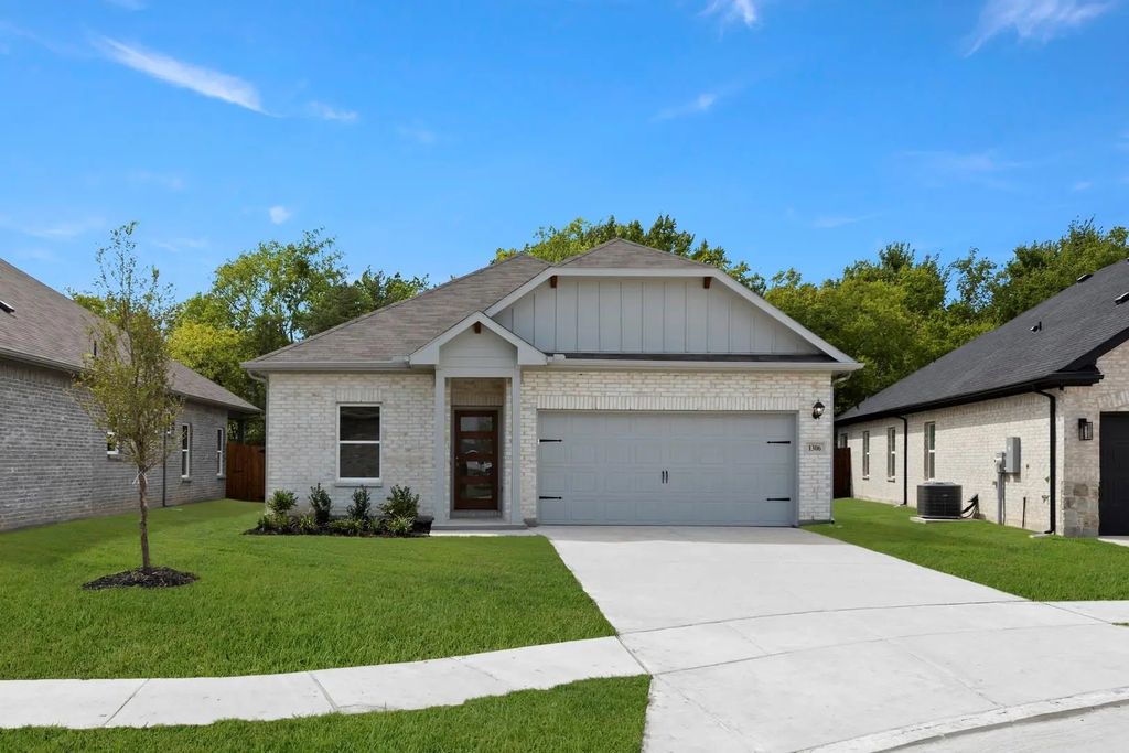1306 Cole Drive, Trenton