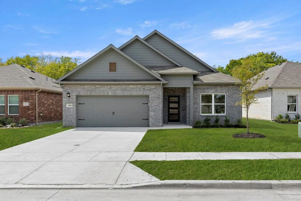 1308 Cole Drive, Trenton