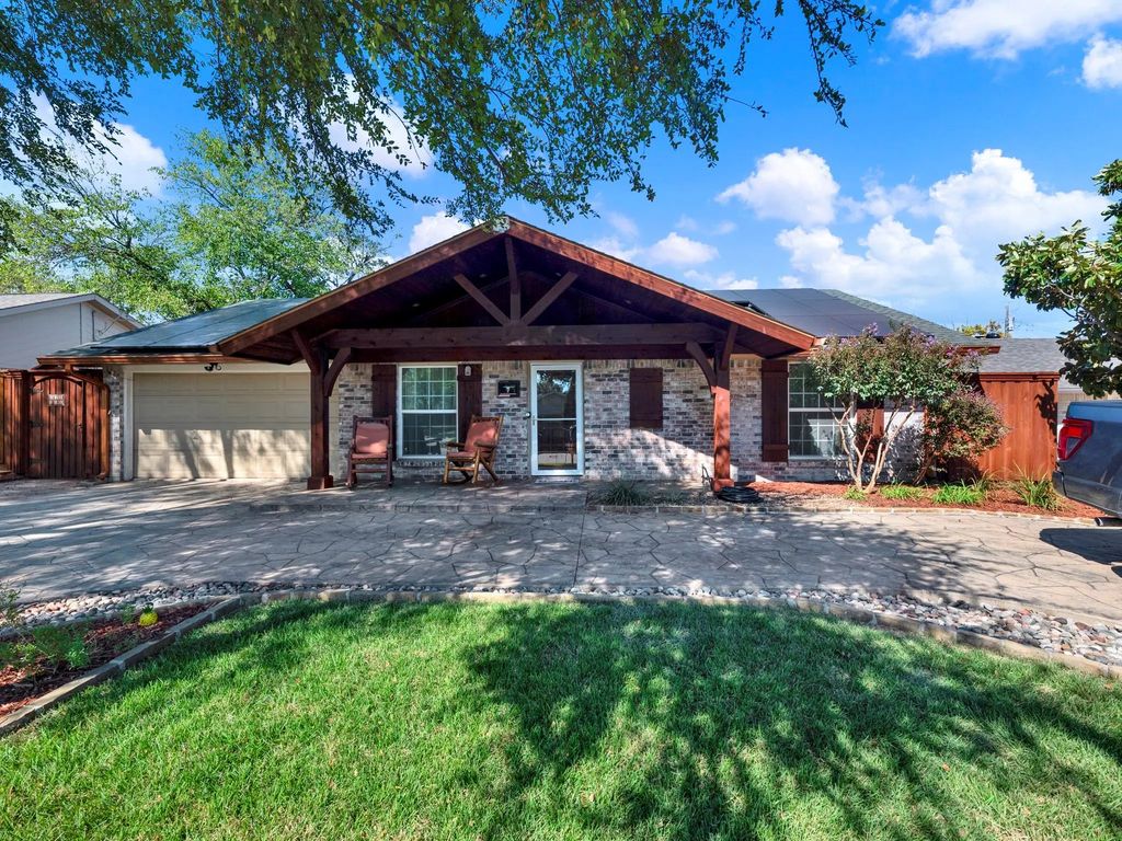 1405 Williamsburg Drive, Plano
