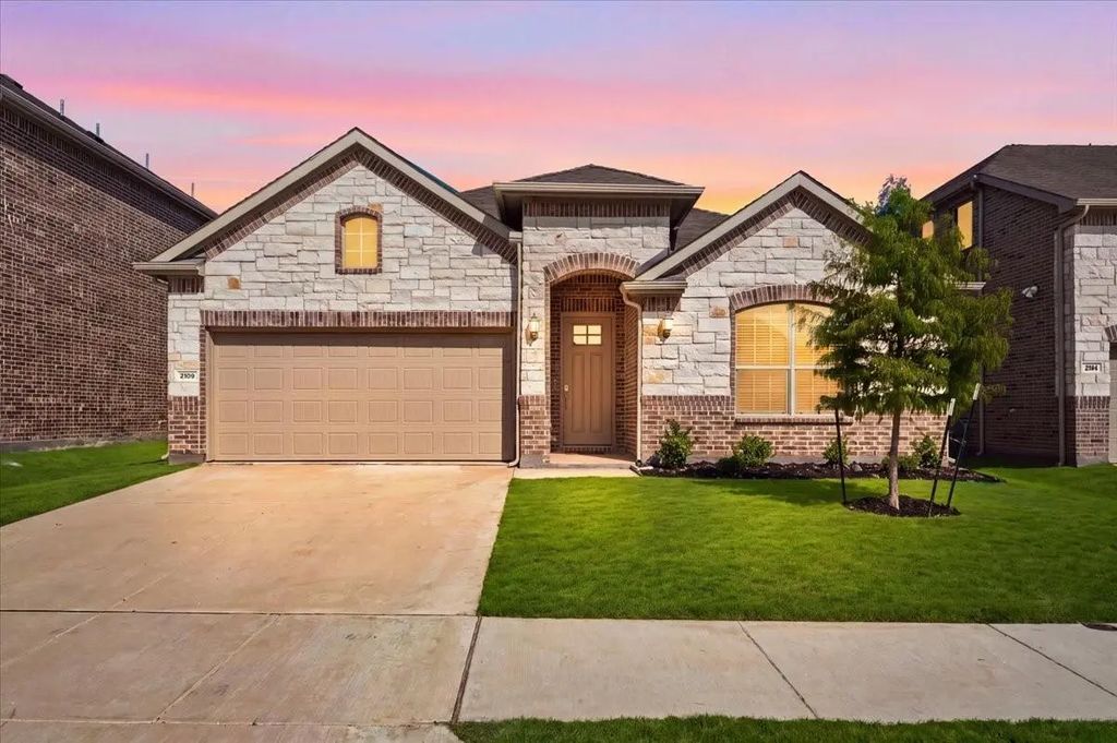 2109 Esher Drive, Little Elm