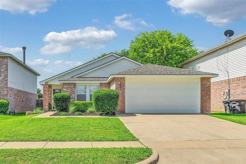 3883 Fox Run Drive, Fort Worth