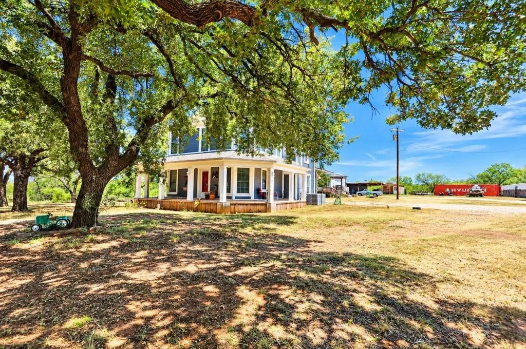 433 Brewster Street, Moran