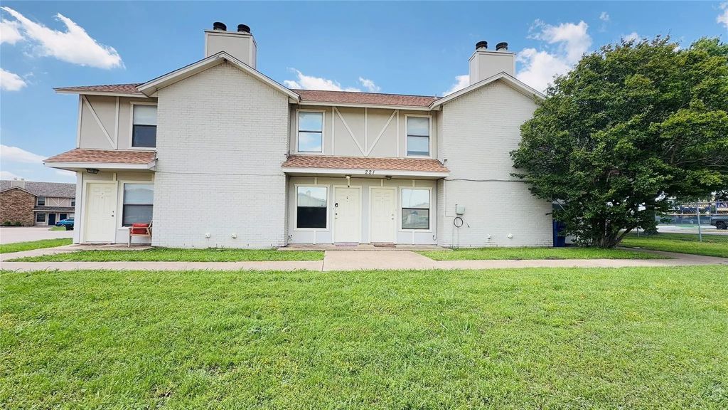 221 Meadow Court, Keller