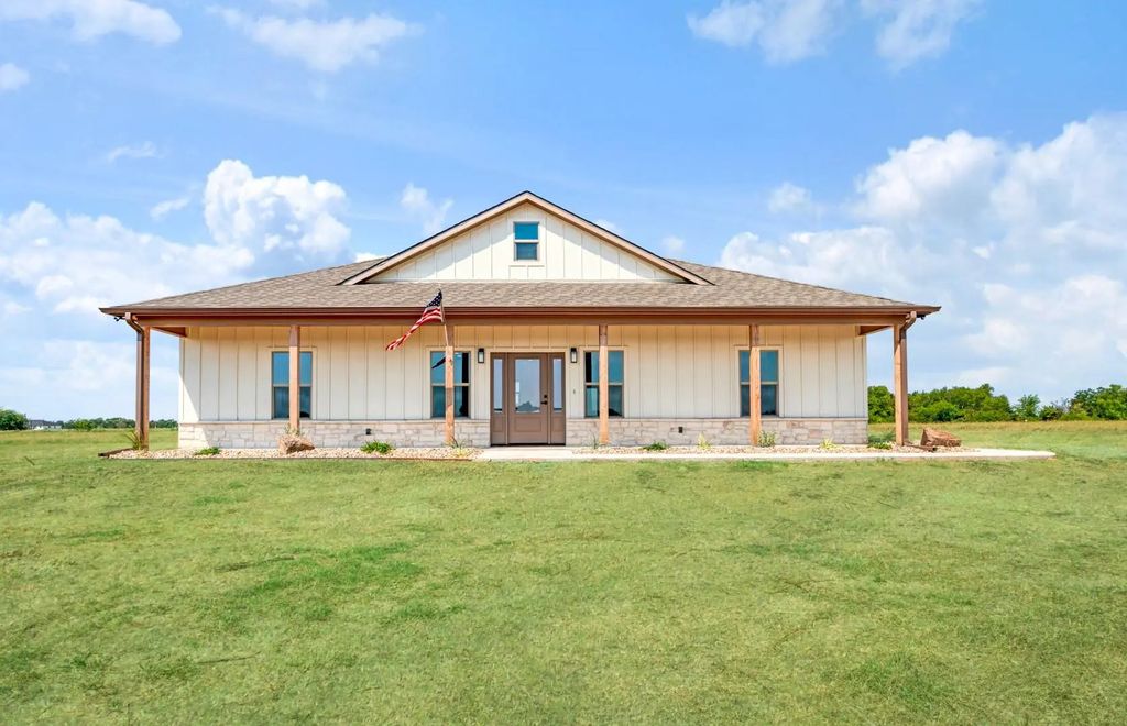 225 Private Road 33083, Sumner