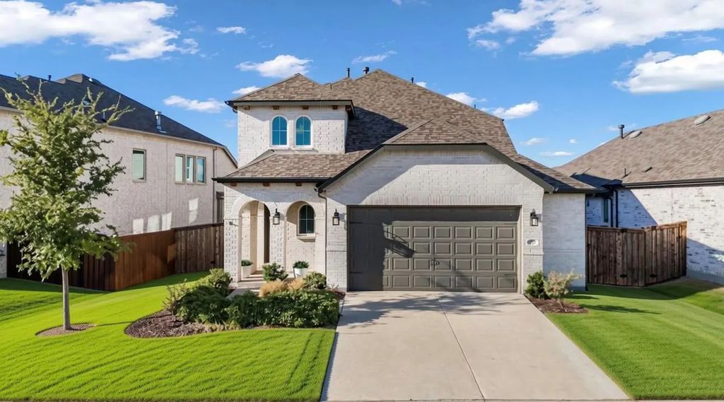1825 Pelham Drive, Aubrey