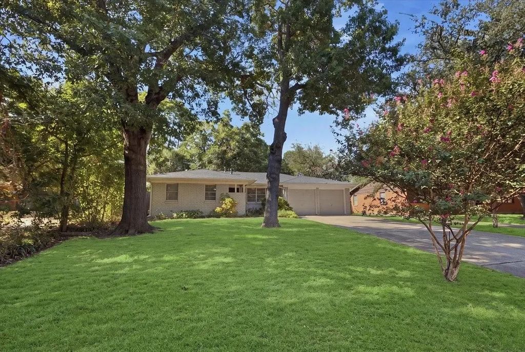 4711 Hope Street, River Oaks