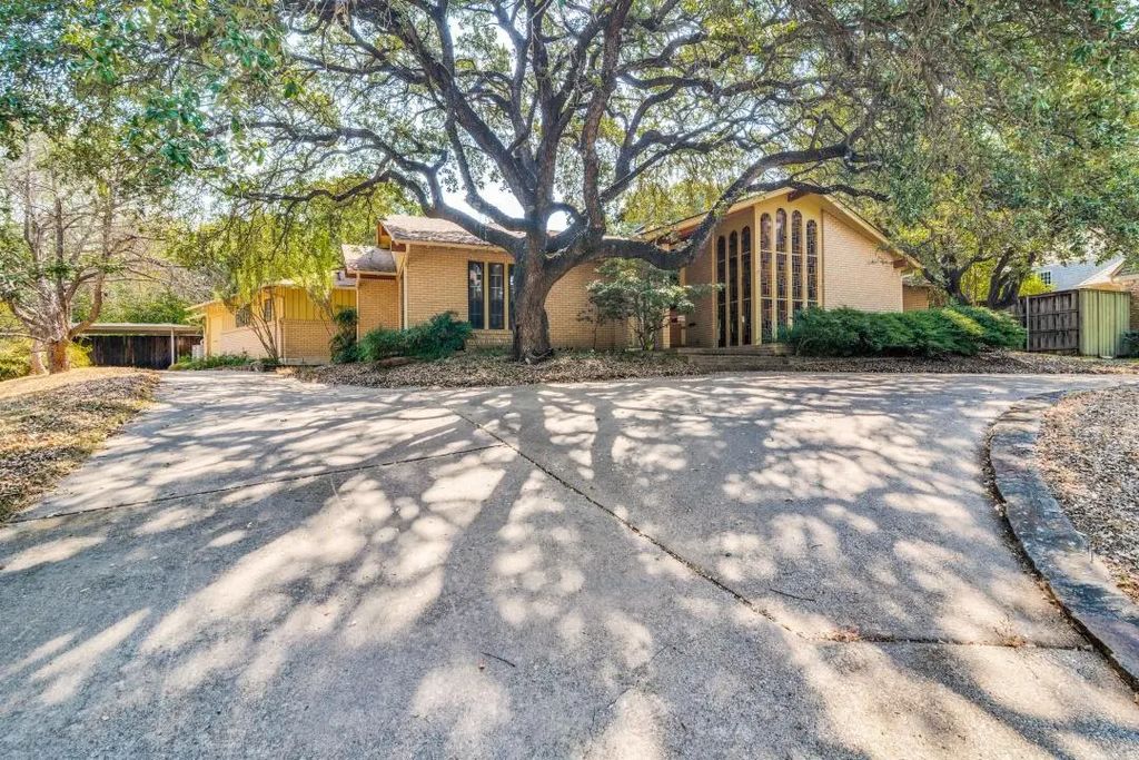 10030 Caribou Trail, Dallas