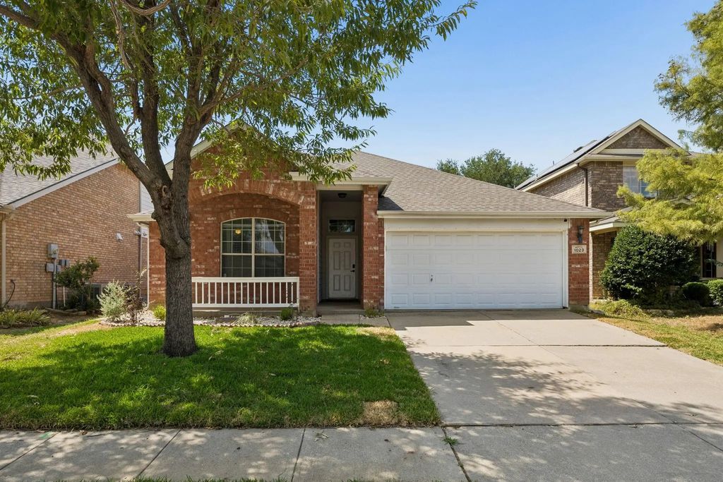 1023 Aviary, Aubrey