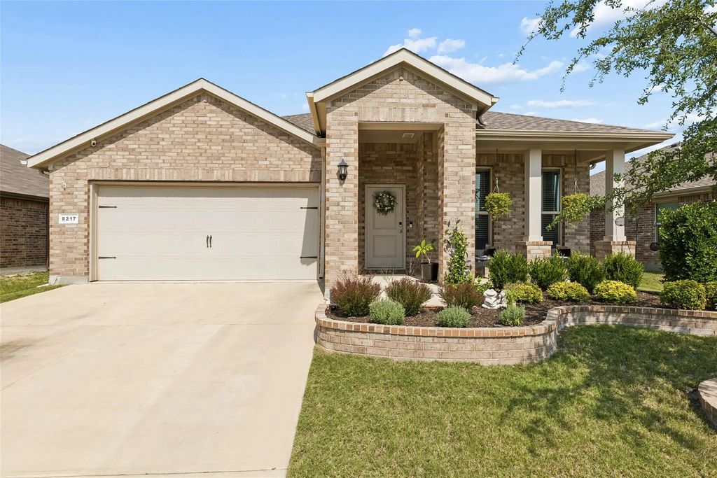 8217 Burma Drive, Fort Worth