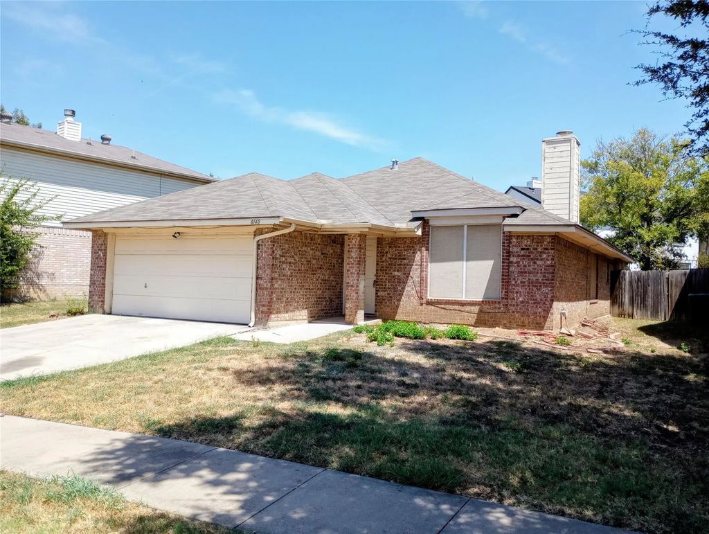 8140 Heritage Place Drive, Fort Worth