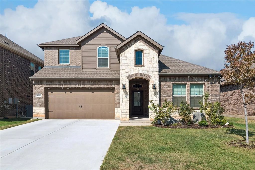 3707 Smuggler Mine Street, Aubrey