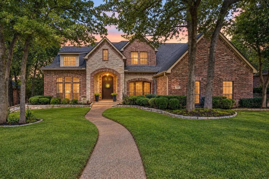 208 Polo Trail, Colleyville