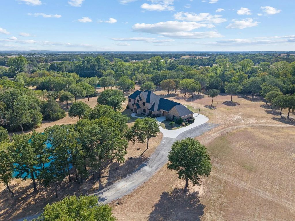 830 County Road 4797, Springtown