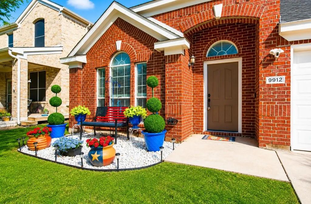 9912 Lamberton Terrace, Fort Worth