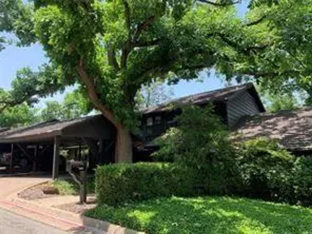 6949 Helsem Way 131, Dallas
