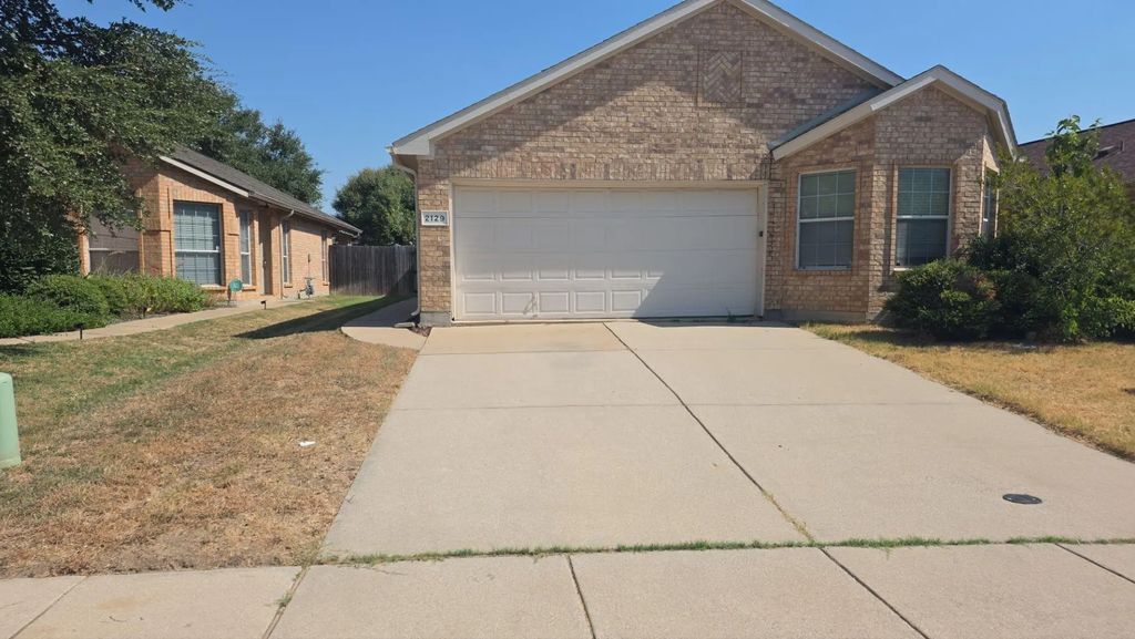 2129 Charmion Lane, Fort Worth