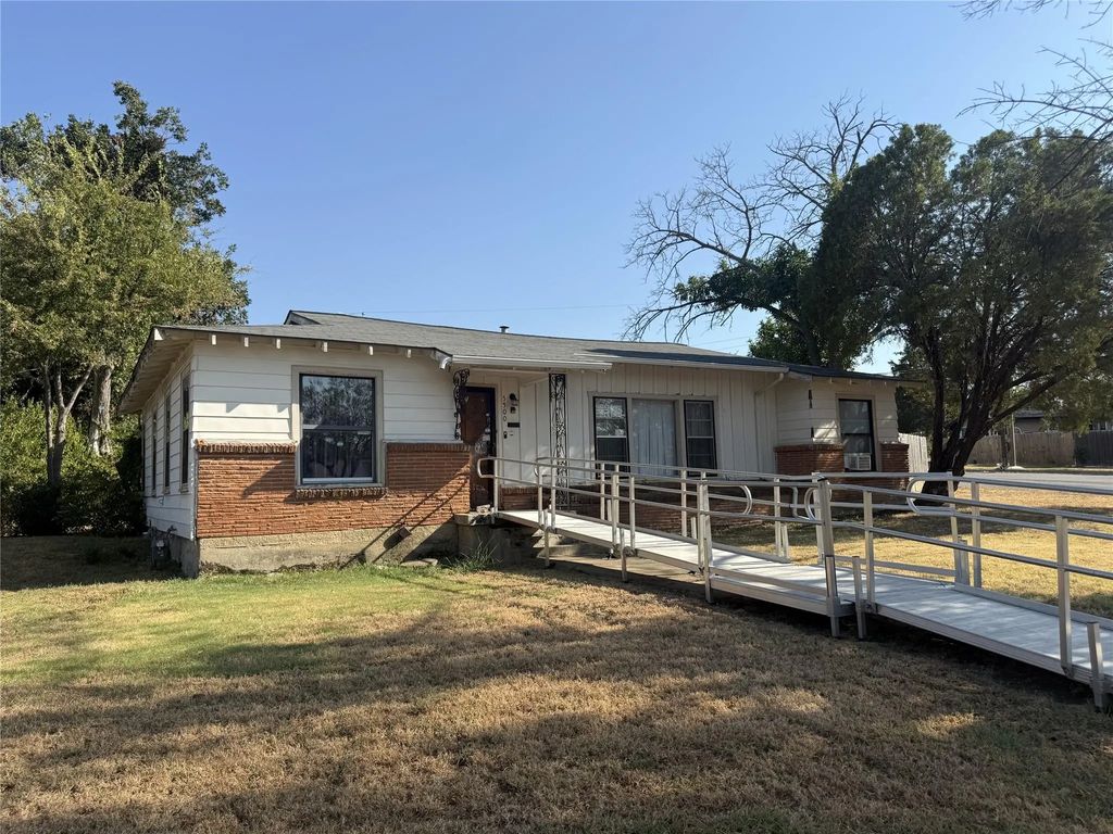5500 Purington Avenue, Fort Worth
