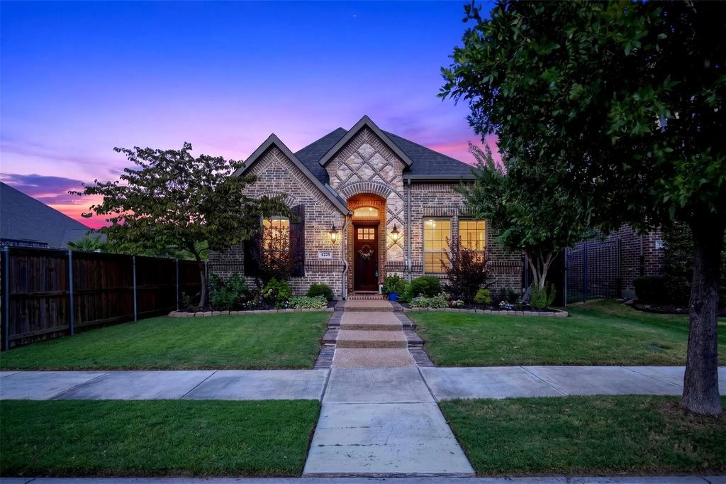 4225 Whispering Willow Way, Arlington