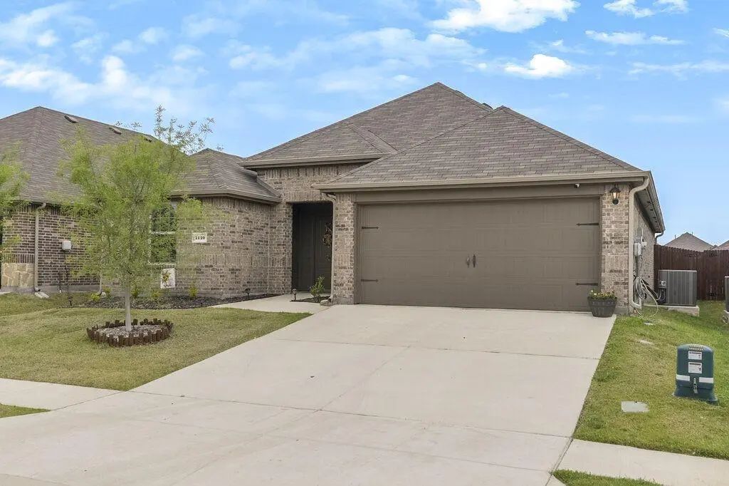 1110 Baldwin Lane, Ennis