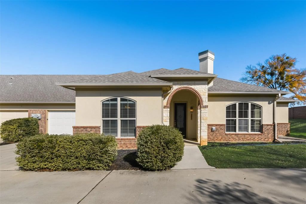 8841 Creek Run Road 403, Fort Worth