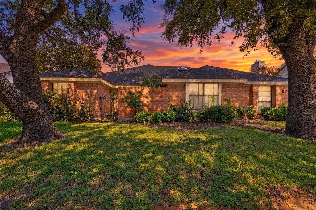 9711 Springtree Lane, Dallas